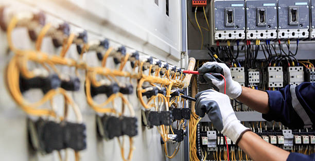 Professional Electrician technician working in Sylvania, AL